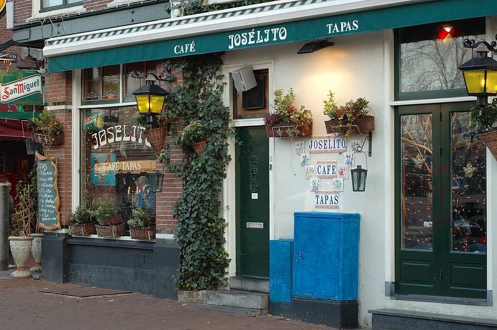 Stromarkt - Hoek Nieuwendijk - Cafe Joselito - Amsterdam