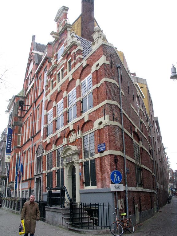 Nieuwezijds Voorburgwal - Makelaers Comptoir - Amsterdam