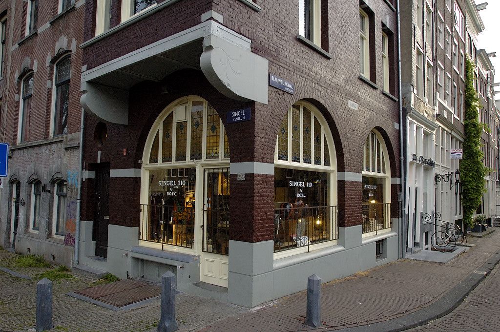 Blauwburgwal - Hoek Singel - Amsterdam