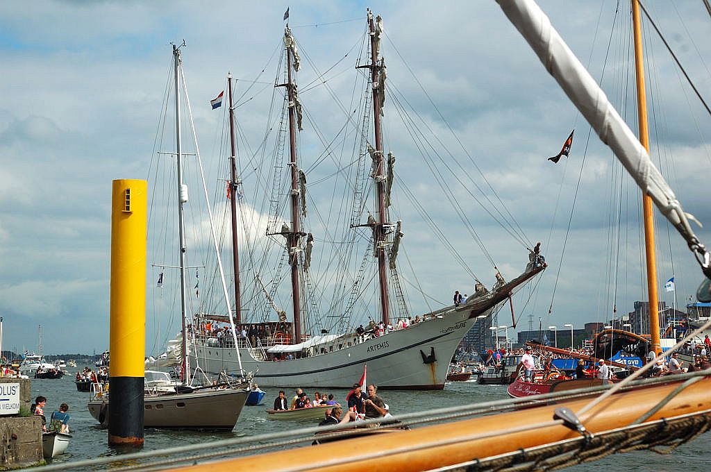 Sail 2010 - Artemis - Amsterdam