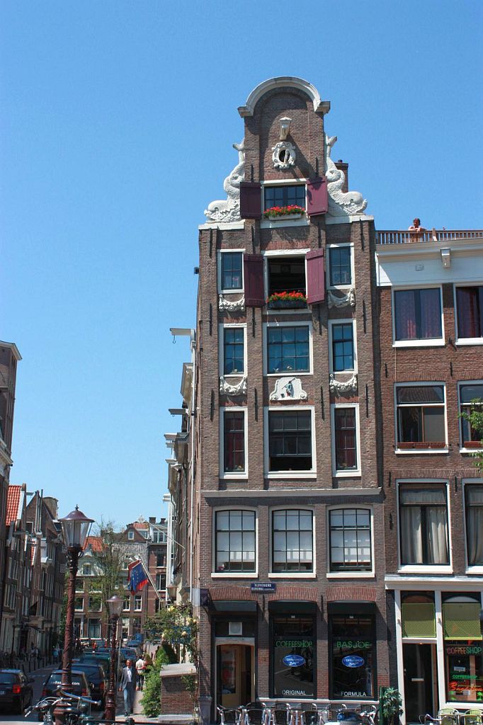 Kloveniersburgwal - Coffeeshop Basjoe - Amsterdam