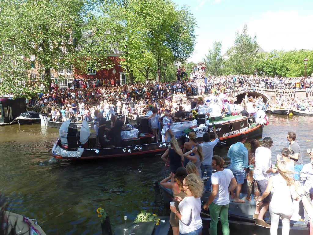 Canal Parade 2013 - Deelnemer Diamond Divas - Amsterdam