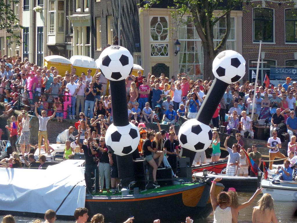 Canal Parade 2013 - Deelnemer KNVB - Amsterdam
