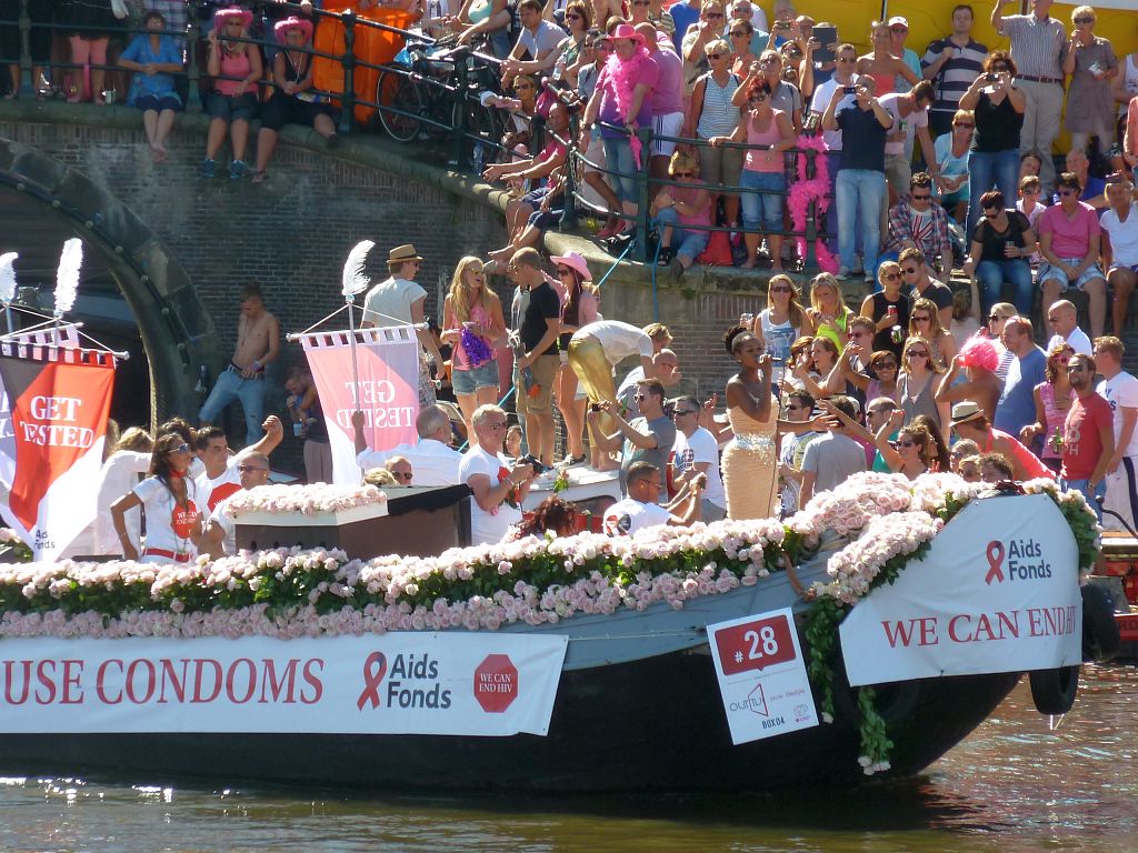 Canal Parade 2013 - Deelnemer Aids Fonds - Amsterdam