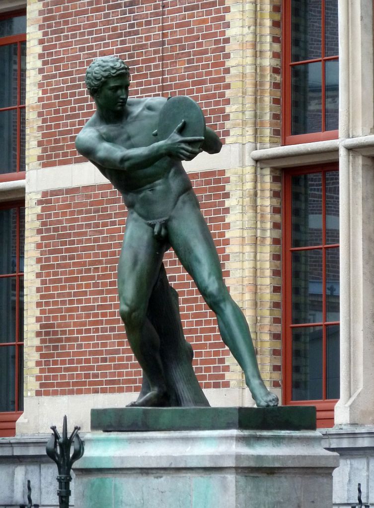 Rijksmuseum - Zuidzijde - Discuswerper - Amsterdam
