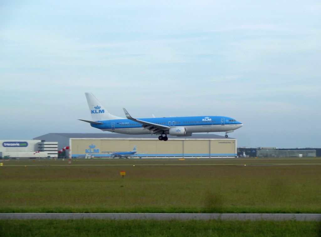 Buitenveldertbaan - PH-BGC Boeing 737-8K2 - Amsterdam
