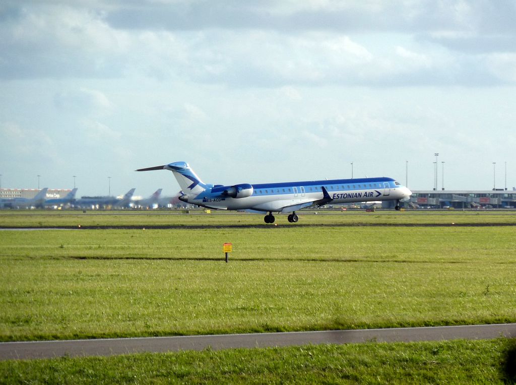 Buitenveldertbaan - ES-ACD Bombardier CRJ-900ER NG - Amsterdam