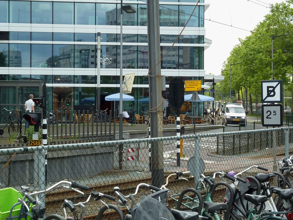 UN Studio - Caffe Belmondo - Amsterdam