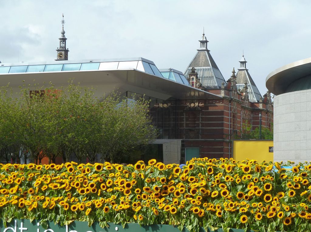Van Gogh Museum - 125.000 Zonnebloemen ivm Opening Entree en Stedelijk Museum - Amsterdam