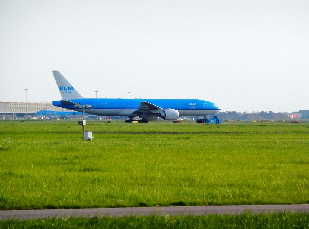 Buitenveldertbaan  - PH-BQN Boeing 777-206ER (Nahanni National Park) - Amsterdam