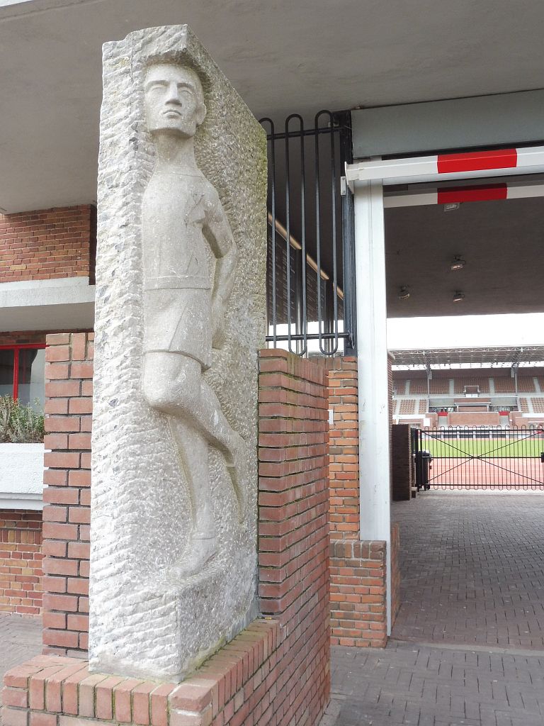 Olympisch Stadion - Hardstenen reliefs van Jan Altorf - Amsterdam