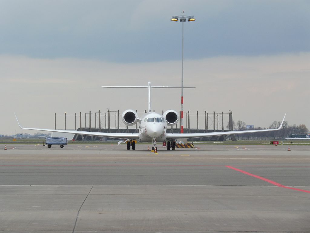Platform Oost - N155AN Gulfstream Aerospace G650 (G-VI) - Amsterdam