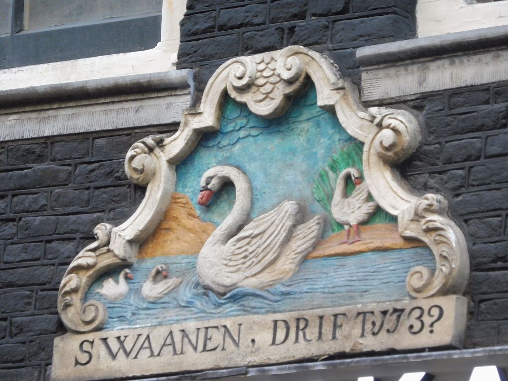 Halvemaansteeg - Gevelsteen Swaanen Drift 173? - Amsterdam