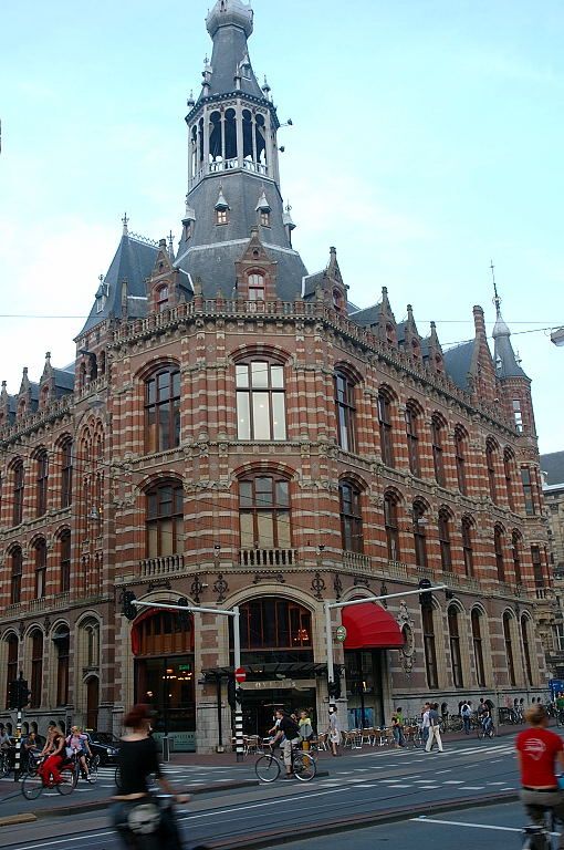 Raadhuisstraat - Hoek Spuistraat - Cafe Ovidius - Amsterdam