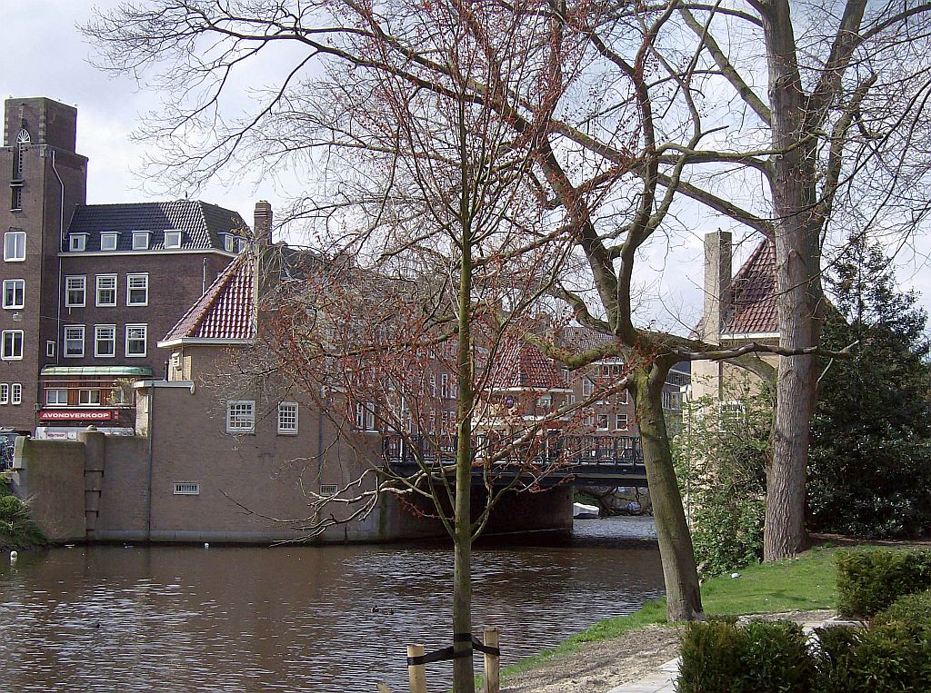 Brug 404 - Ferdinand Bolstraat en Scheldestraat - Amstelkanaal - Amsterdam