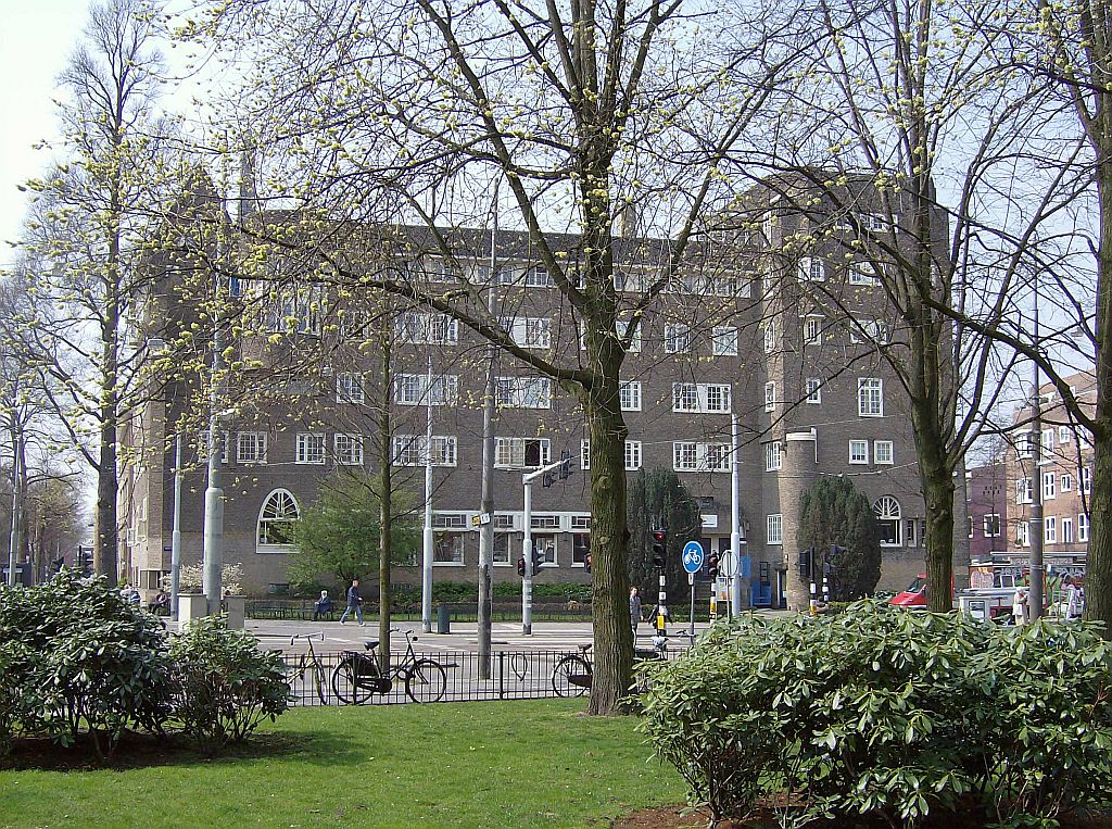 Roelof Hartplein - Multifunctioneel centrum Coenen-Lydia - Amsterdam