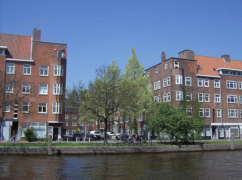 Paramaribostraat - Hoek Baarsjesweg - Kostverlorenvaart - Amsterdam