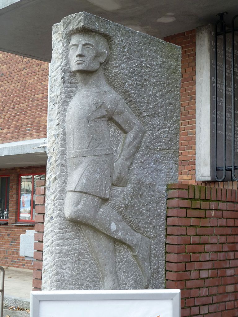 Olympisch Stadion - Hardstenen reliefs van Jan Altorf - Amsterdam