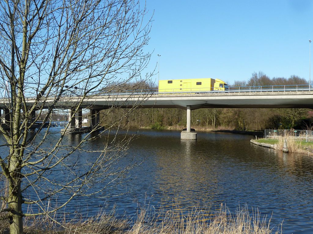 Schipholbrug - A9 en de Ringvaart van de Haarlemmermeerpolder - Amsterdam