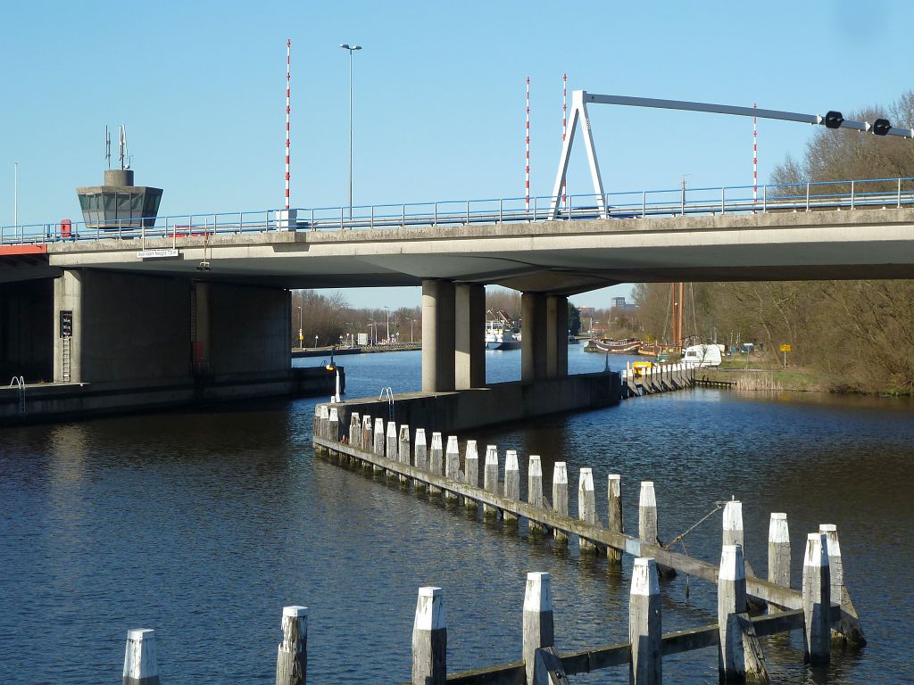 Schipholbrug - A9 en de Ringvaart van de Haarlemmermeerpolder - Amsterdam