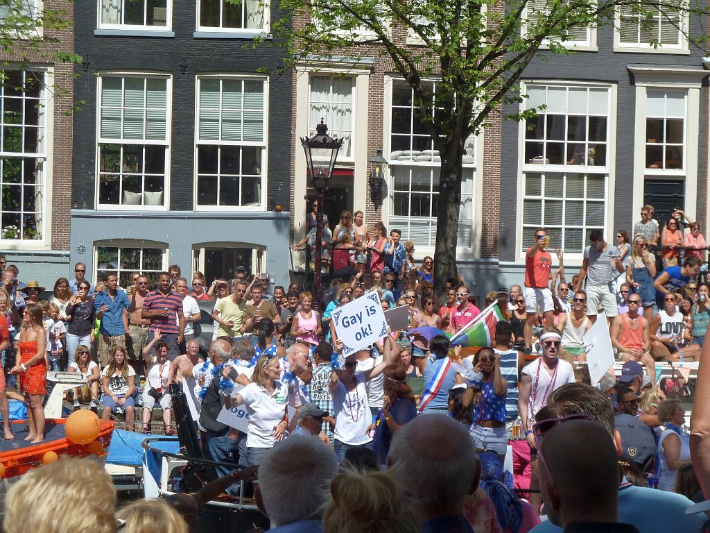Canal Parade 2013 - Deelnemer Ministerie van OCW - Amsterdam