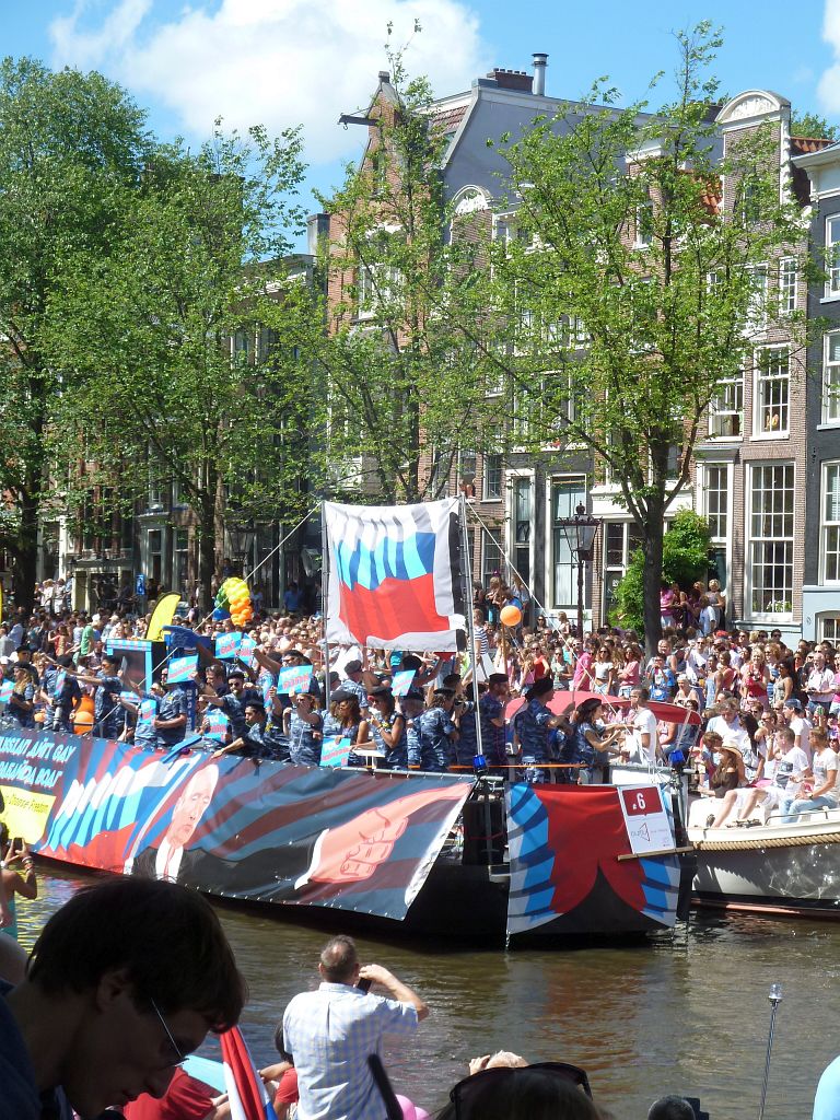 Canal Parade 2013 - Deelnemer Amnesty - Amsterdam