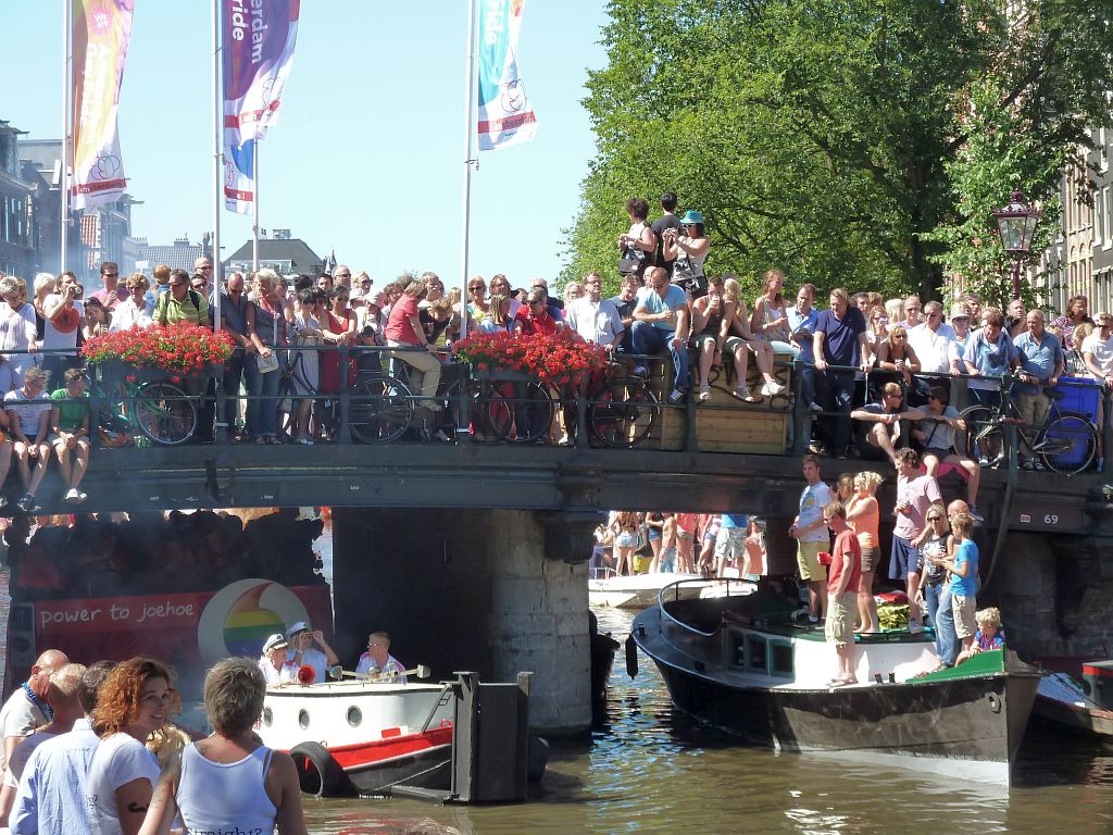 Canal Parade 2013 - Deelnemer Vodafone - Amsterdam