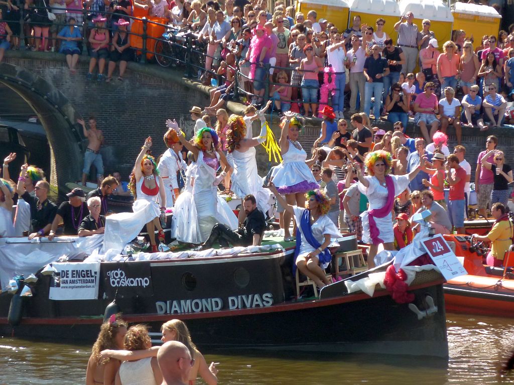Canal Parade 2013 - Deelnemer Diamond Divas - Amsterdam