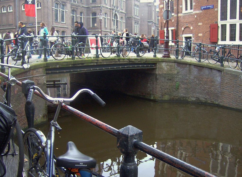 Gasthuisbrug (Brug 218) - Oudezijds Achterburgwal - Amsterdam
