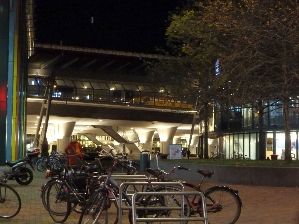 Arena Boulevard - Station Amsterdam Bijlmer Arena - Amsterdam