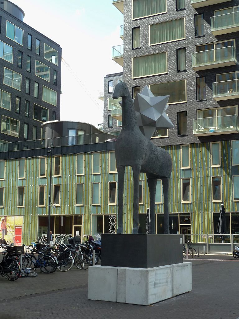 ArtZuid 2015 - Zenith van Mimmo Paladino en Django Building - Amsterdam