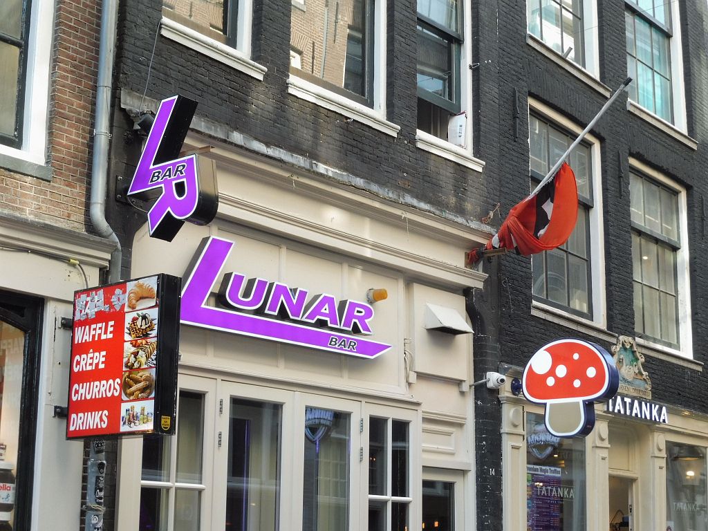 Halvemaansteeg - Bar Lunar - Amsterdam