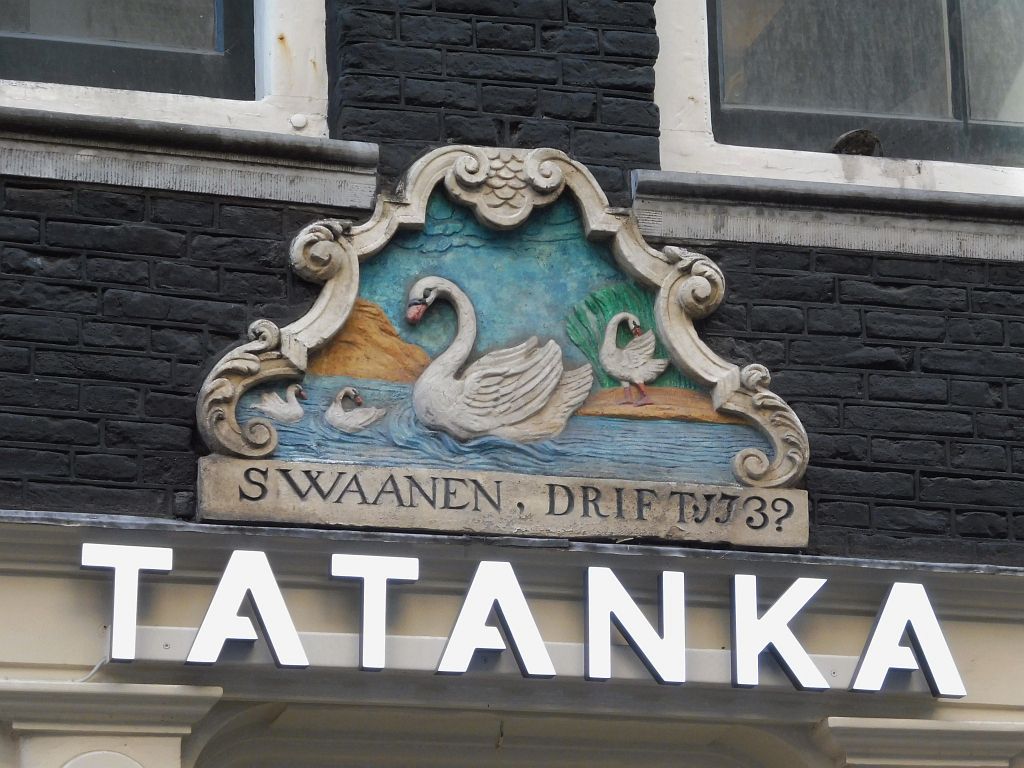 Halvemaansteeg - Gevelsteen Swaanen Drift 173? - Tatanka Smartshop - Amsterdam