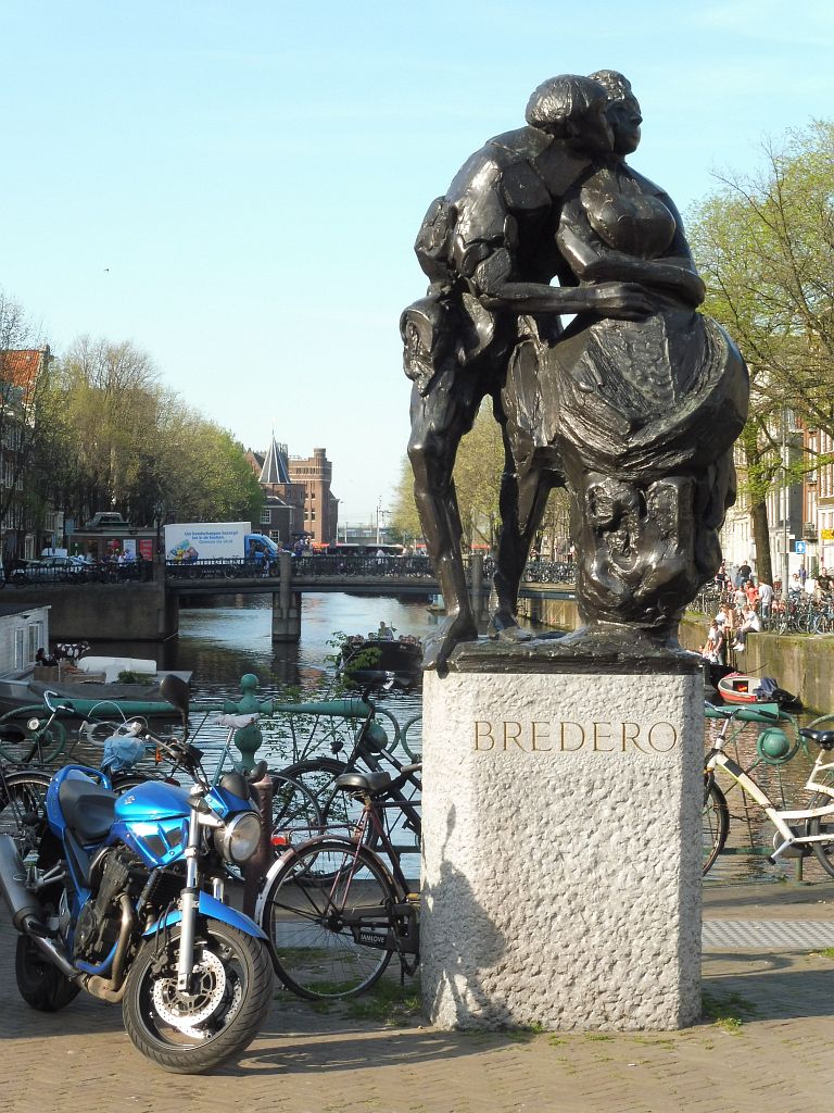Monument voor Bredero - Geldersekade - Amsterdam