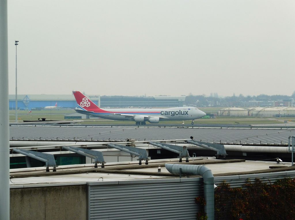 Kaagbaan - LX-VCKBoeing 747-8R7F - Amsterdam
