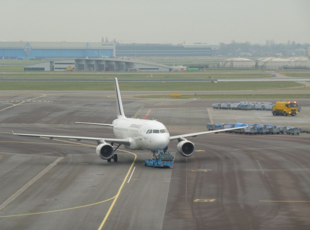 C-D Platform - F-GRXC Airbus A319-111 - Amsterdam