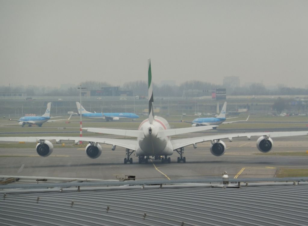 D-E Platform - A6-EDF Airbus A380-861 - Amsterdam