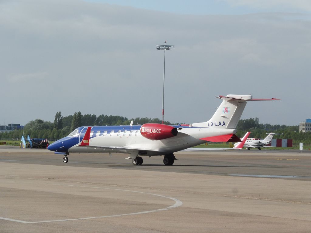 Platform Oost - LX-LAA Learjet 45 - Amsterdam