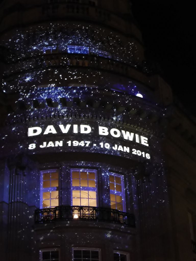 Eerbetoon Lazarus aan David Bowie - Hirschgebouw - Amsterdam